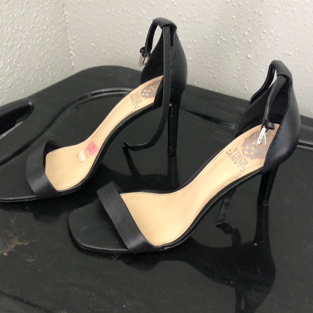 Vince Camuto Slacie